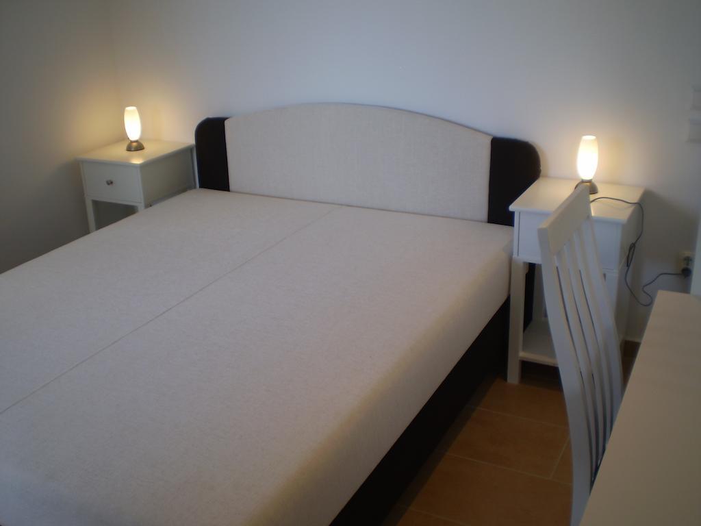 Tare, Free Parking Vodice